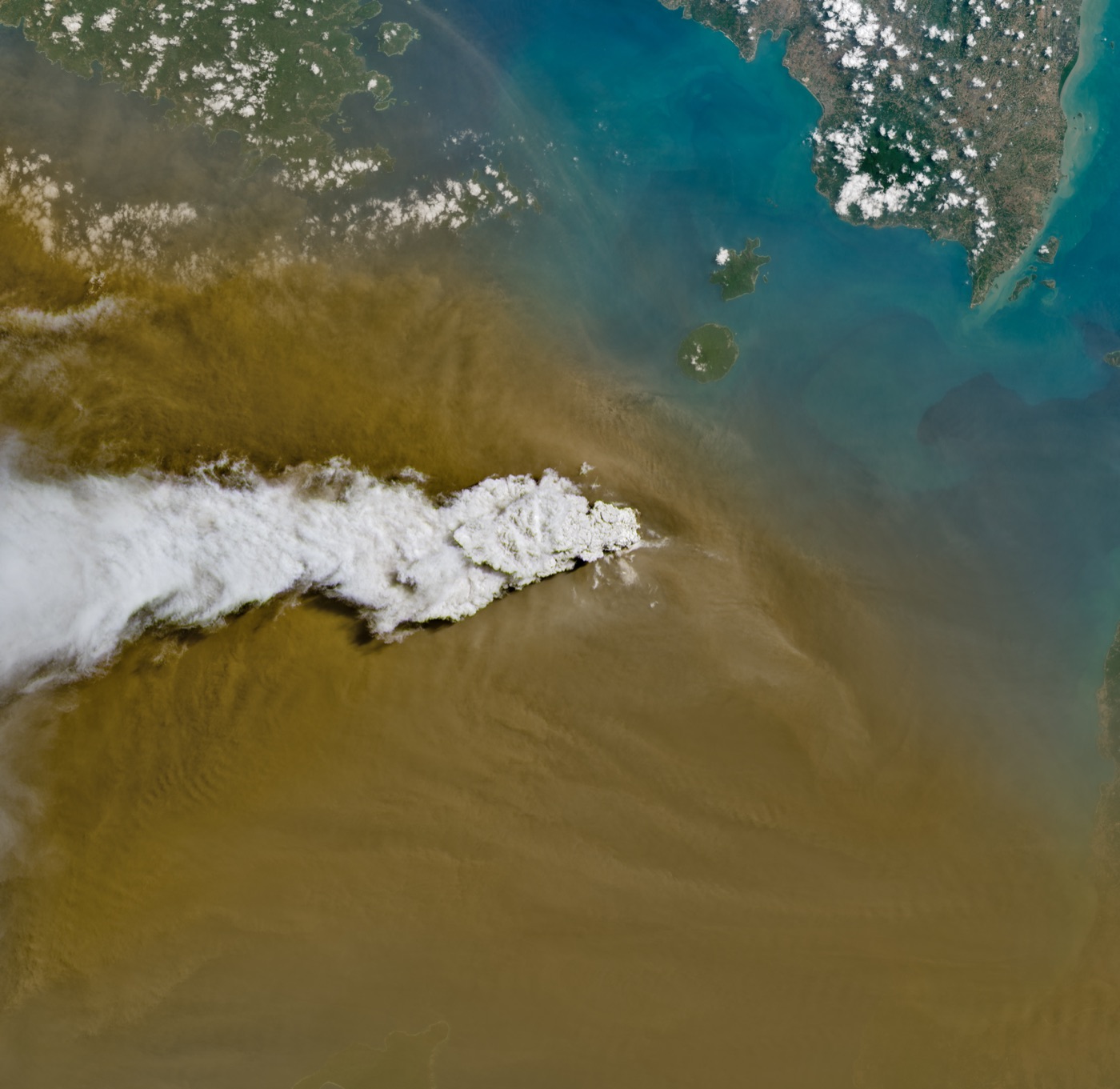Source picture for: Indonesia's Anak Krakatau
